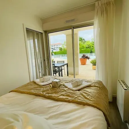 T2 Terrace On The Ground Floor-pool-golf-park Apartman *