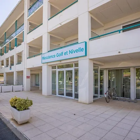T2 Terrace On The Ground Floor-pool-golf-park